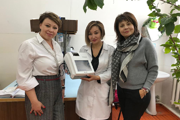 Лекарства на 5,37 миллиона и технику на 924 тысячи сомов подарили больницам Кыргызстана 